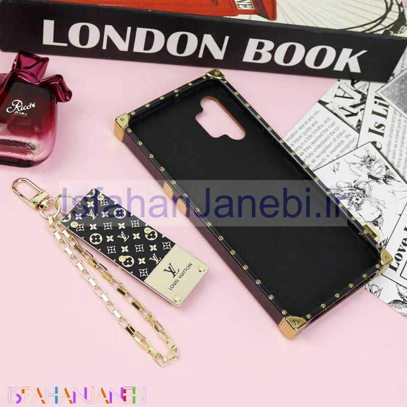 اصفهان جانبی-قاب فانتزی صندوقی LV مشکی طلایی + آویز دستی Samsung Galaxy A32 4G