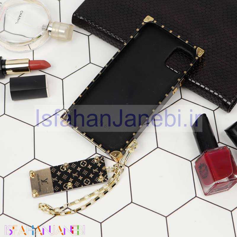 اصفهان جانبی-قاب فانتزی صندوقی LV مشکی طلایی + آویز دستی iPhone 11