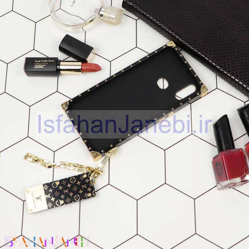 اصفهان جانبی-قاب فانتزی صندوقی LV مشکی طلایی + آویز دستی Samsung A10s