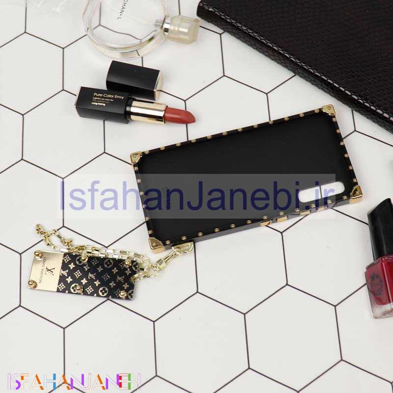 اصفهان جانبی-قاب فانتزی صندوقی LV مشکی طلایی + آویز دستی Samsung A30s / A50s