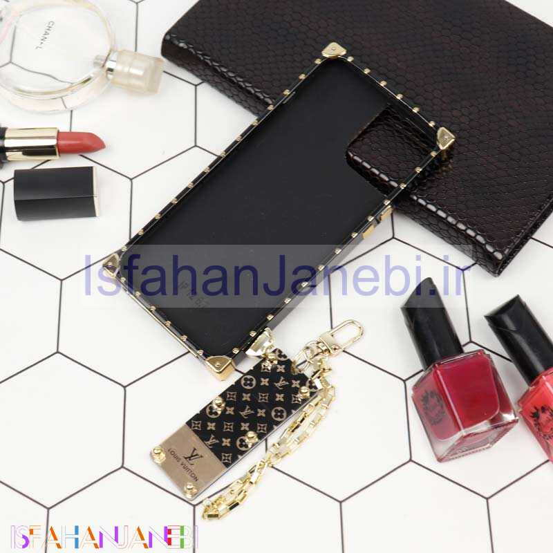 اصفهان جانبی-قاب فانتزی صندوقی LV مشکی طلایی + آویز دستی iPhone 12 Pro Max