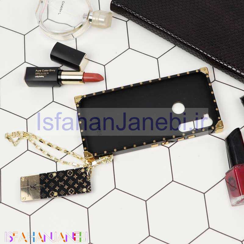 اصفهان جانبی-قاب فانتزی صندوقی LV مشکی طلایی + آویز دستی Xiaomi Redmi Note 8