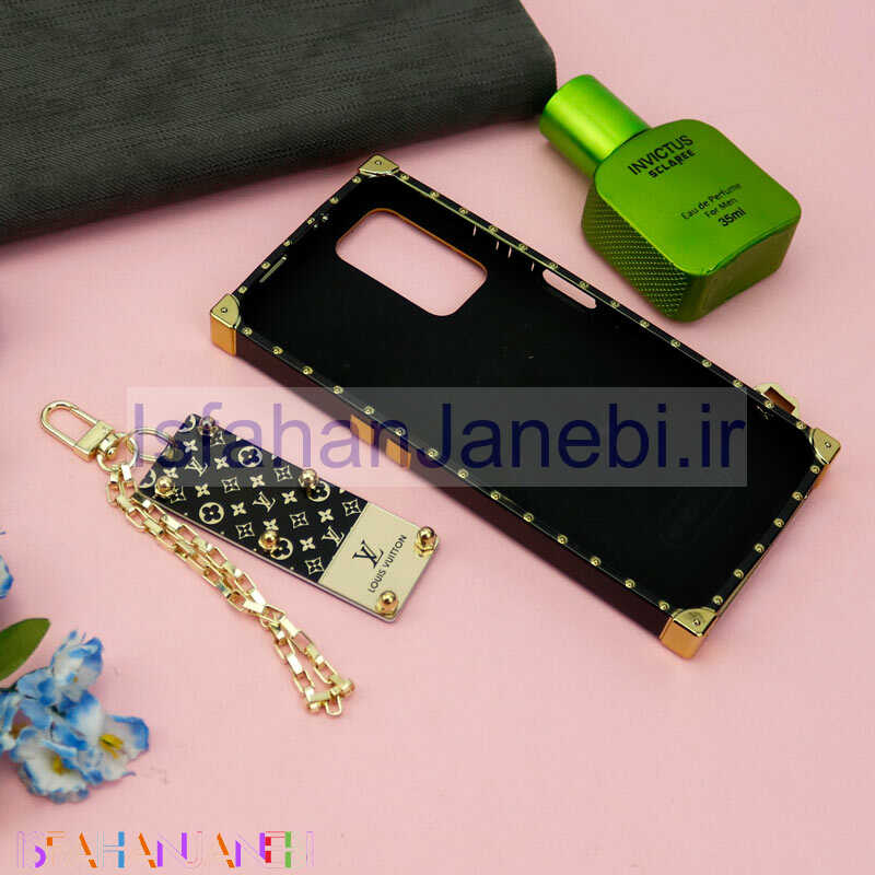 اصفهان جانبی-قاب فانتزی صندوقی LV مشکی طلایی + آویز دستی Xiaomi Poco M4 Pro