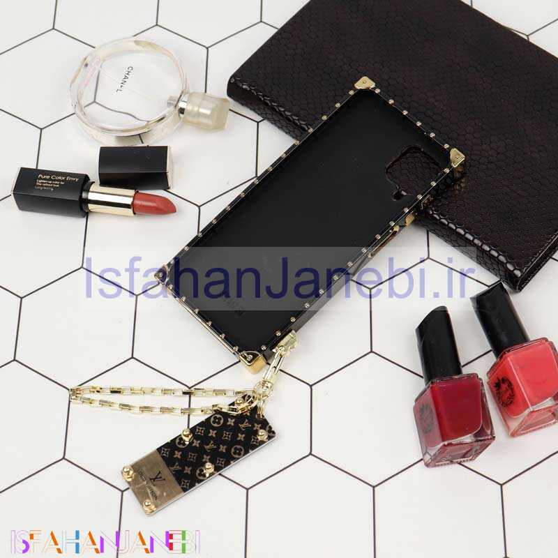 اصفهان جانبی-قاب فانتزی صندوقی LV مشکی طلایی + آویز دستی Samsung A12