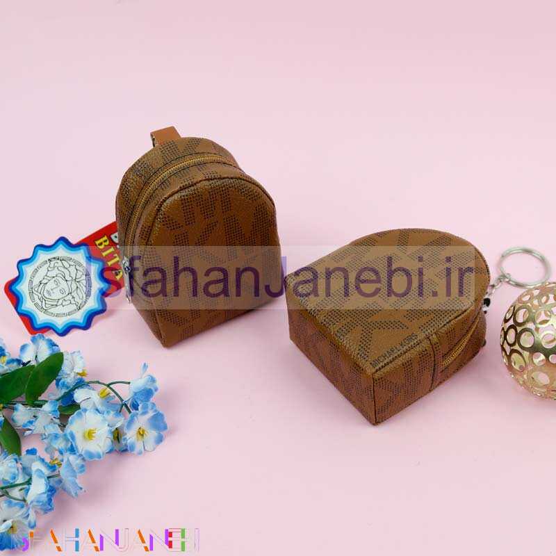 اصفهان جانبی-کیف کوله ای هندزفری و شارژر طرح چرمی قهوه ای