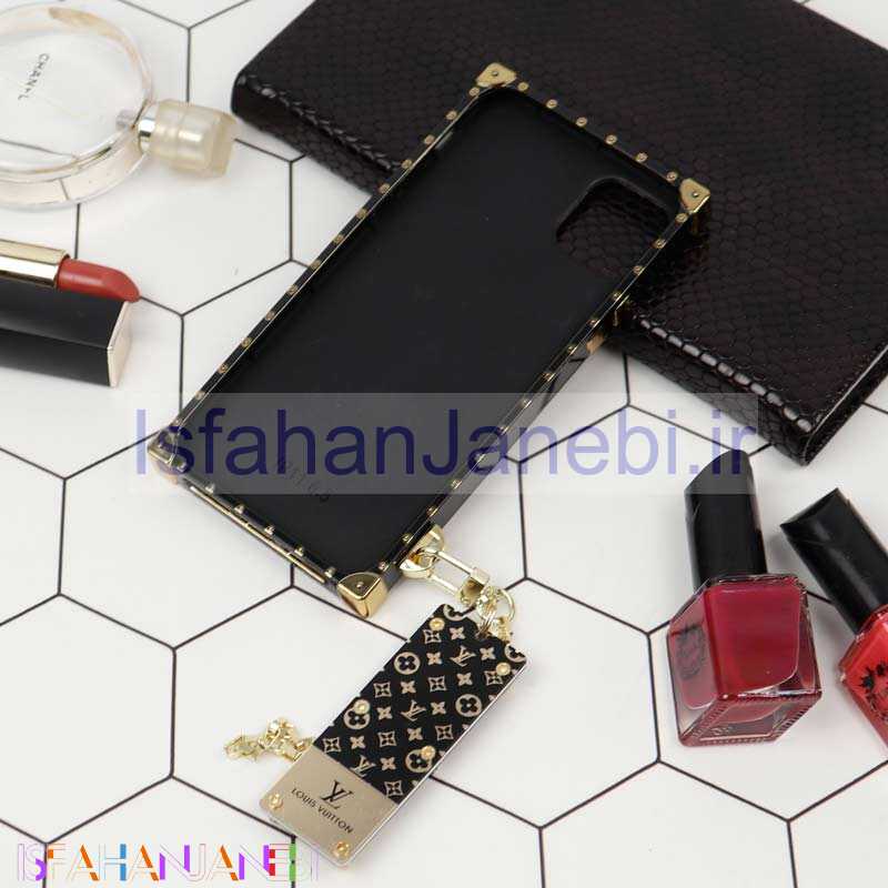 اصفهان جانبی-قاب فانتزی صندوقی LV مشکی طلایی + آویز دستی iPhone 11 Pro Max