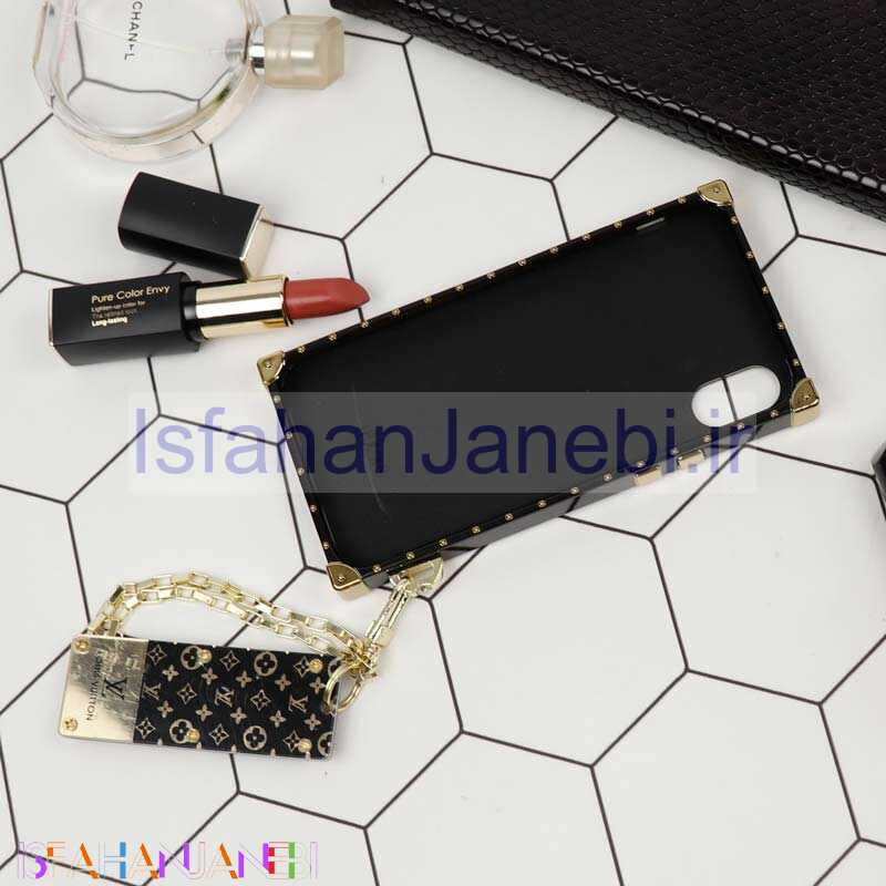 اصفهان جانبی-قاب فانتزی صندوقی LV مشکی طلایی + آویز دستی iPhone X/XS