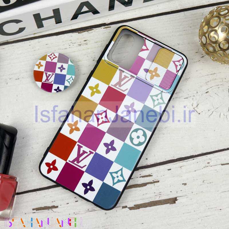 اصفهان جانبی-قاب طرحدار محافظ لنزدار کشویی + پاپ سوکت طرح LV رنگی سامسونگ A02 سری B